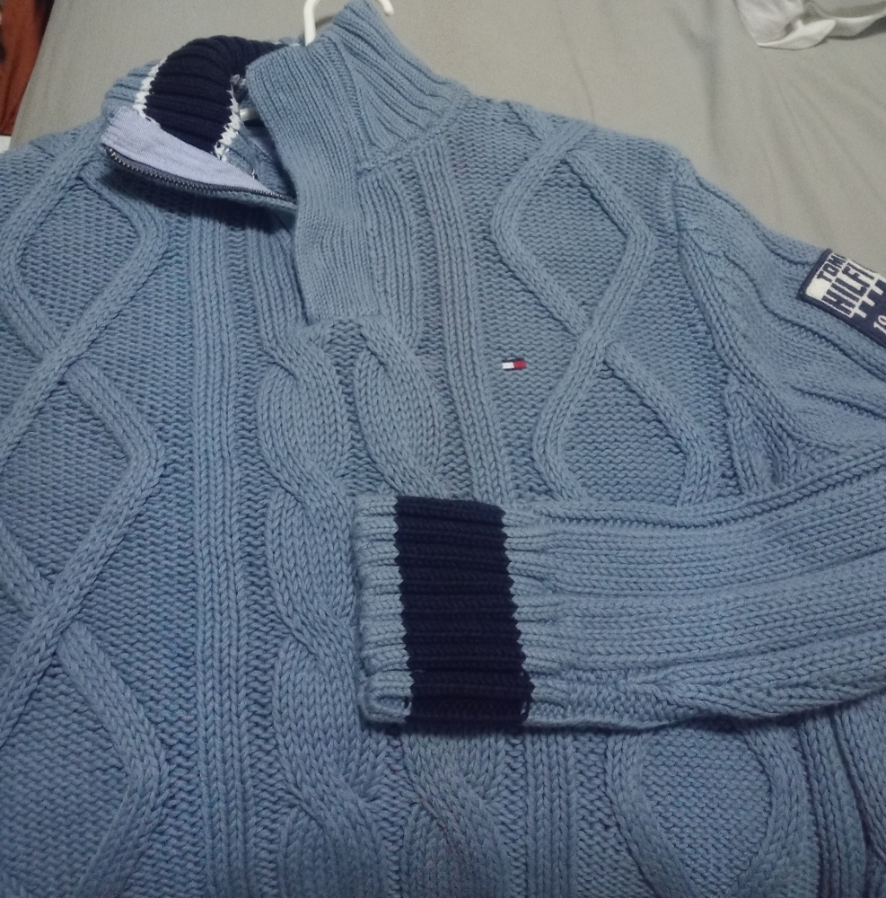 Men's Sweater - Picture 5 of 6